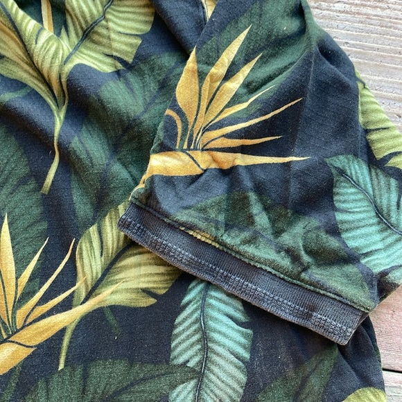 Tommy Bahama Silk & Cotton Blend Hawaiian Birds of Paradise PrintCollared TShirt - Picture 4 of 4